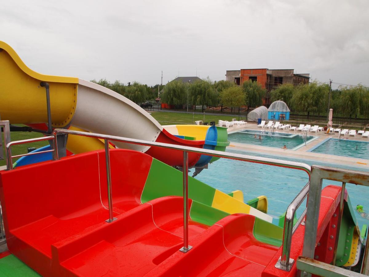Tulipan Hotel Aquapark Vyshkove 外观 照片