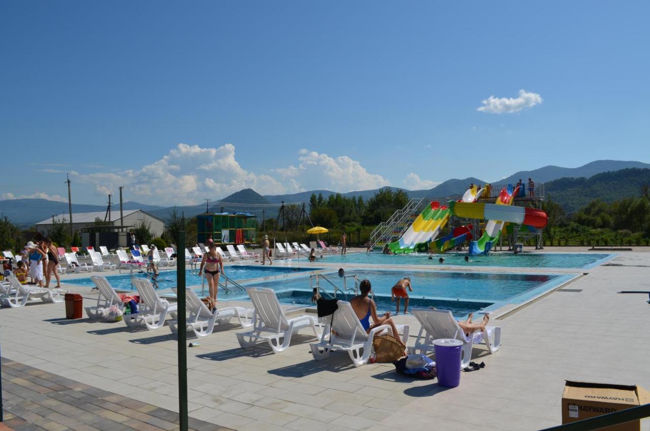 Tulipan Hotel Aquapark Vyshkove 外观 照片